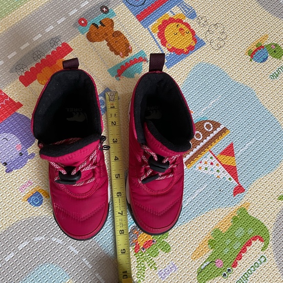 SOREL Whitney II Plus Snow Boot - Kids' girls Size 11  Red. Retail $80 New! - Picture 11 of 13